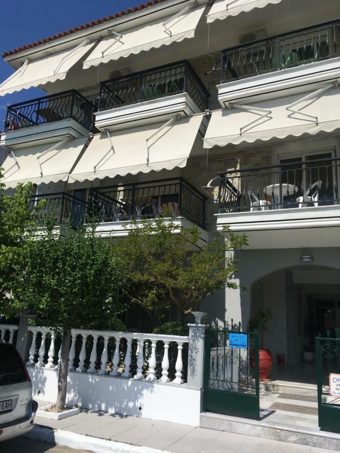 Dionisos Blue Aparthotel Paralia Dionysiou Bagian luar foto