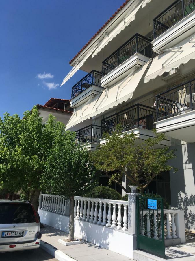 Dionisos Blue Aparthotel Paralia Dionysiou Bagian luar foto